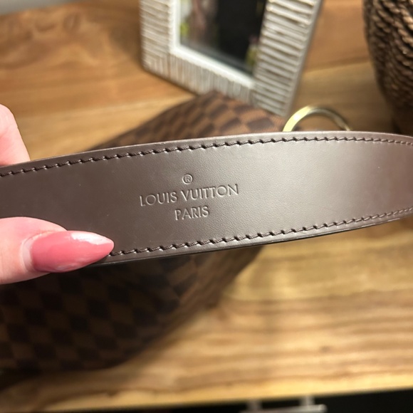 Louis Vuitton Handbag - Picture 7 of 8
